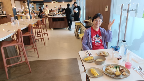 印尼雅加達．Artotel Hub Simpang Temu 酒店自助早餐