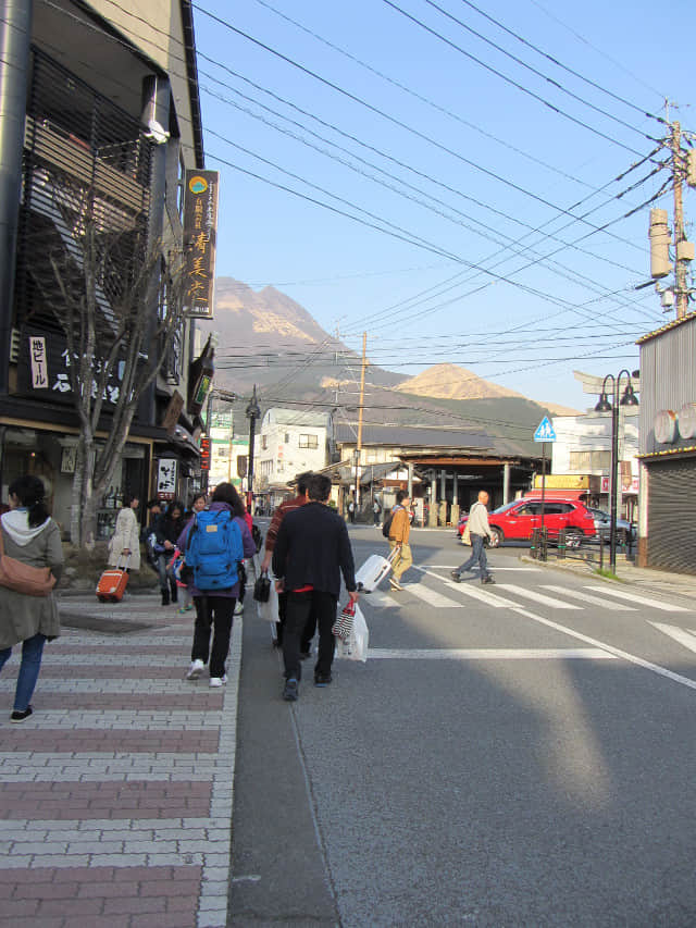 由布院 駅前通り