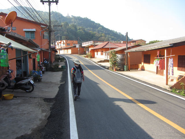 清萊美斯樂 - 步行往興華中學