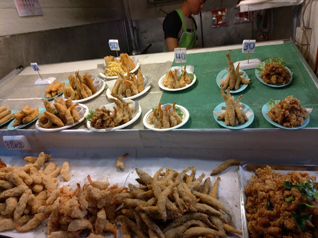 泰國清萊 清萊夜市食街區天婦羅攤檔