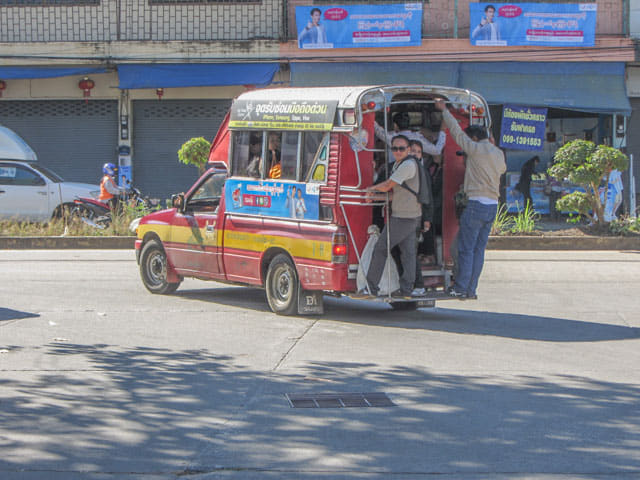 泰國 美塞 (Mae Sai) 巴士終點站 往美塞邊境紅色雙條