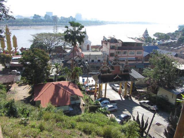 泰國金三角公園 Wat Phra That Pu Khao