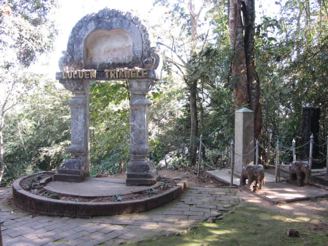 泰國金三角公園 Wat Phra That Pu Khao