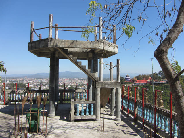 泰國美塞鎮 泰緬邊境 Wat Tham Pha Chom 展望台