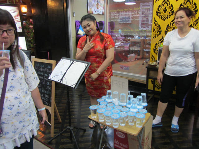 泰國清萊山把那路 免費飲料