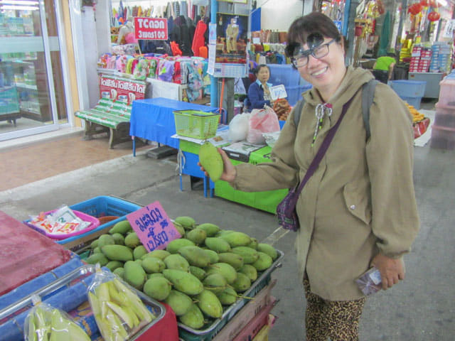 泰國清萊市 清萊中央街市 (Kad Luang Chiang Rai Market) 青芒果