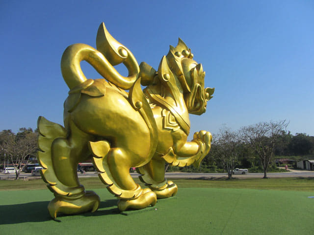 泰國清萊聖獅公園 黃金聖獅像