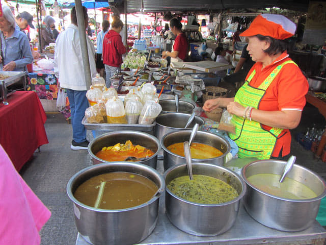 泰國清萊中央街市 熟食攤販