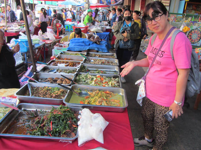 泰國清萊中央街市 熟食攤販