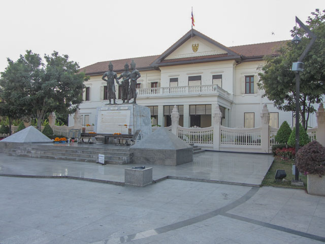 泰國清邁古城內的三王纪念碑 (พระบรมราชานุสาวรีย์สามกษัตริย์ / Three King's Monument)