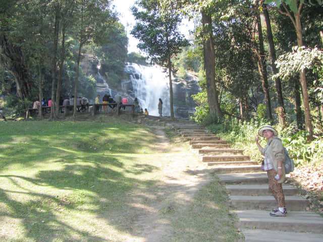 泰國 茵他儂國家公園 (Doi Inthanon National Park) - 瓦基拉坦瀑布 (Wachirathan Waterfall)