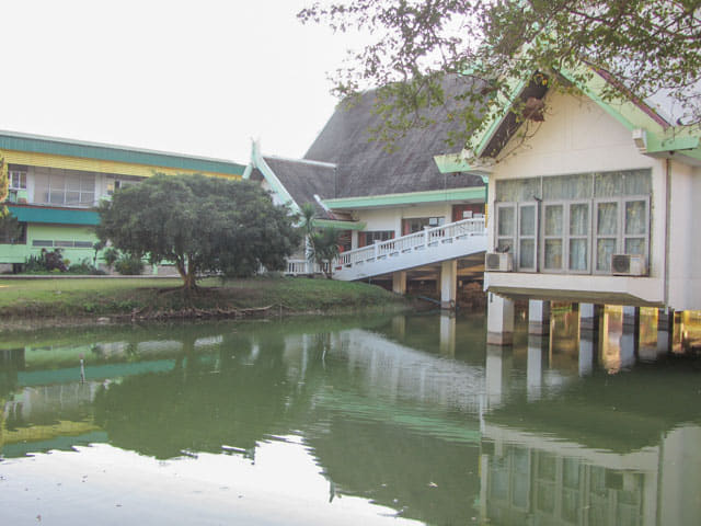 泰國夜沙良 (Mae Sariang / อำเภอแม่สะเรียง) Mae Sariang Boripat Suksa School (โรงเรียนแม่สะเรียง) 