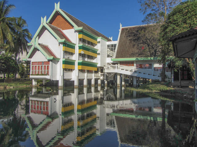 泰國夜沙良 (Mae Sariang / อำเภอแม่สะเรียง) Mae Sariang Boripat Suksa School (โรงเรียนแม่สะเรียง) 