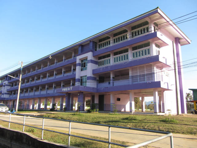 泰國夜沙良 (Mae Sariang / อำเภอแม่สะเรียง) Mae Sariang Boripat Suksa School (โรงเรียนแม่สะเรียง) 飯堂