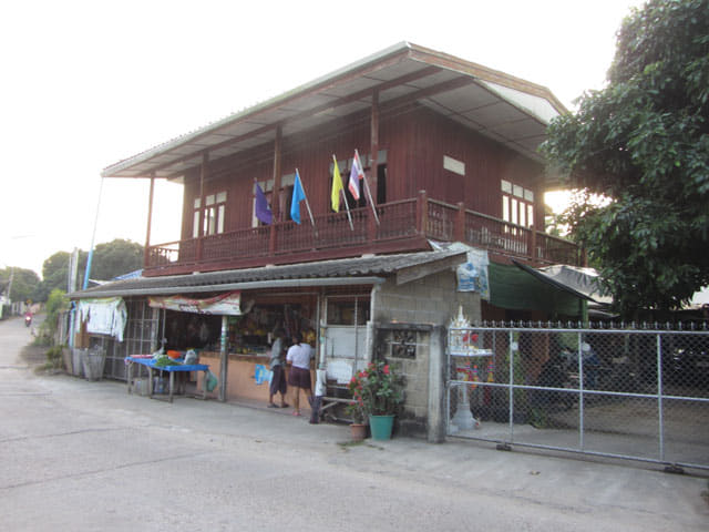 泰國夜沙良 (Mae Sariang / อำเภอแม่สะเรียง) 村落