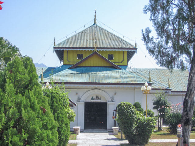 泰國北部湄宏順市 (Mae Hong Son) Chong Kham 湖 Wat Chong Kham (昌康寺 / วัดจองคำ)