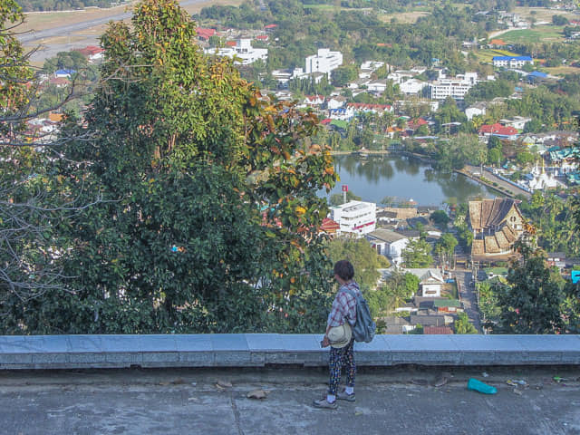 泰國北部湄宏順 (Mae Hong Son) Wat Phra That Doi Kong Mu 登山道