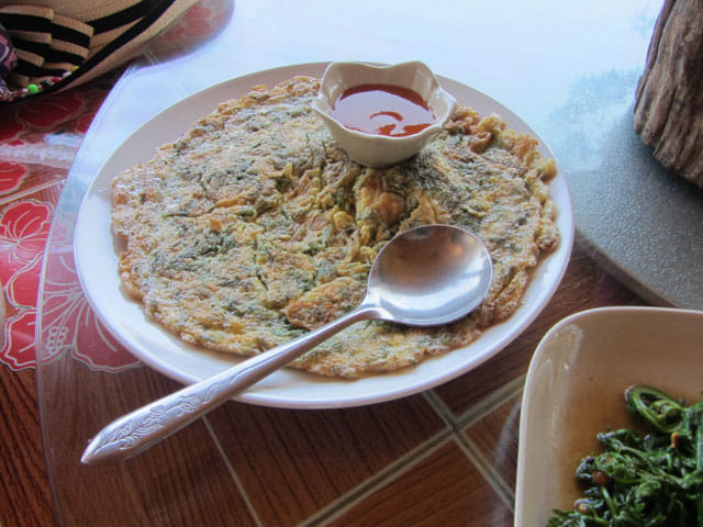 泰國 湄宏順 (Mae Hong Son) 泰緬邊境華人村 - 密窩村 (Ban Rak Thai / Mae Aw) 密窩村湖邊餐廳午餐