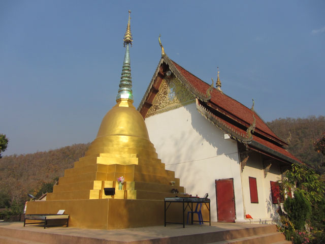 泰國 拜縣 (Pai) 白佛美茵寺 (Chedi Phra That Mae Yen)