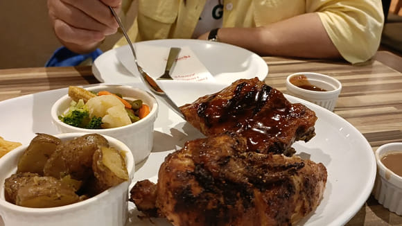 菲律賓馬尼拉 Kenny Rogers Roasters 烤金沙骨