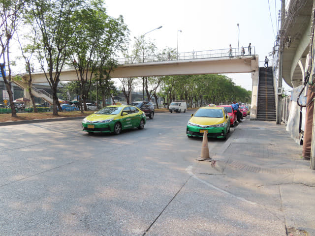 曼谷 Mo Chit 2 巴士站步行到詩麗吉王后公園 (Queen Sirikit Park)