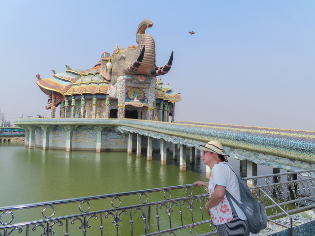 班麗寺 (Wat Banrai)、巨象廟