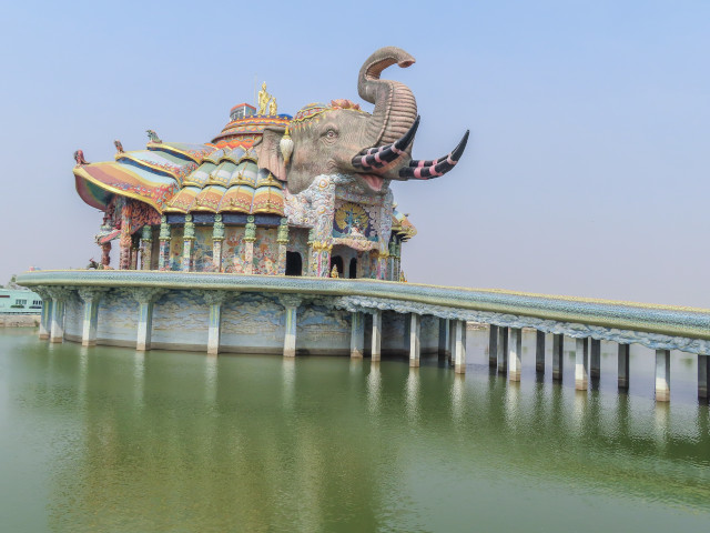 班麗寺 (Wat Banrai)、巨象廟