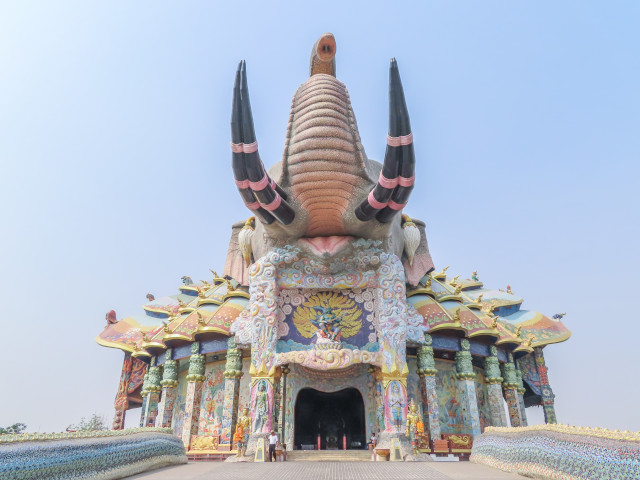 班麗寺 (Wat Banrai)、巨象廟
