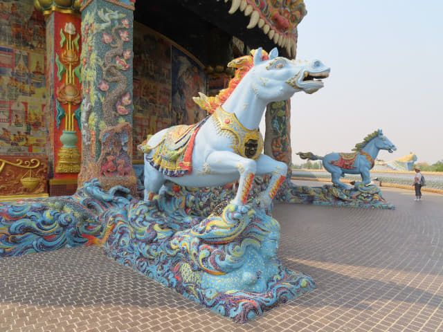 班麗寺 (Wat Banrai)、巨象廟