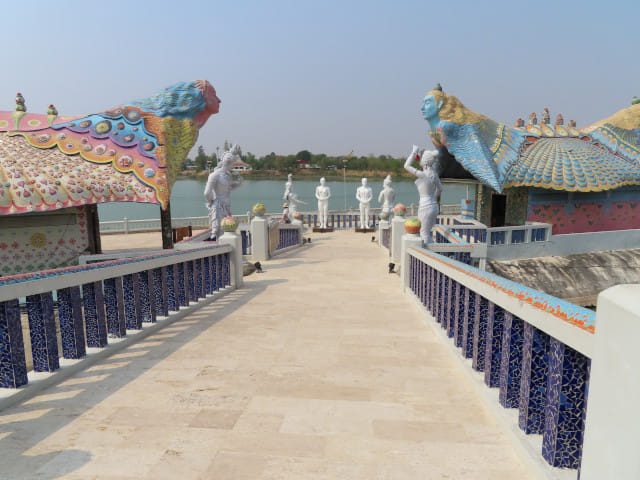 班麗寺 (Wat Banrai)、巨象廟