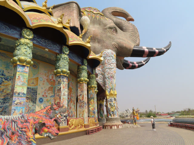 班麗寺 (Wat Banrai)、巨象廟