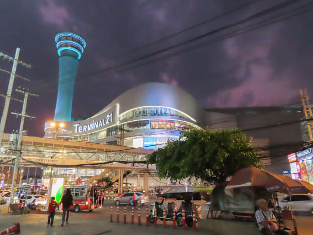 呵叻 Terminal 21 夜色