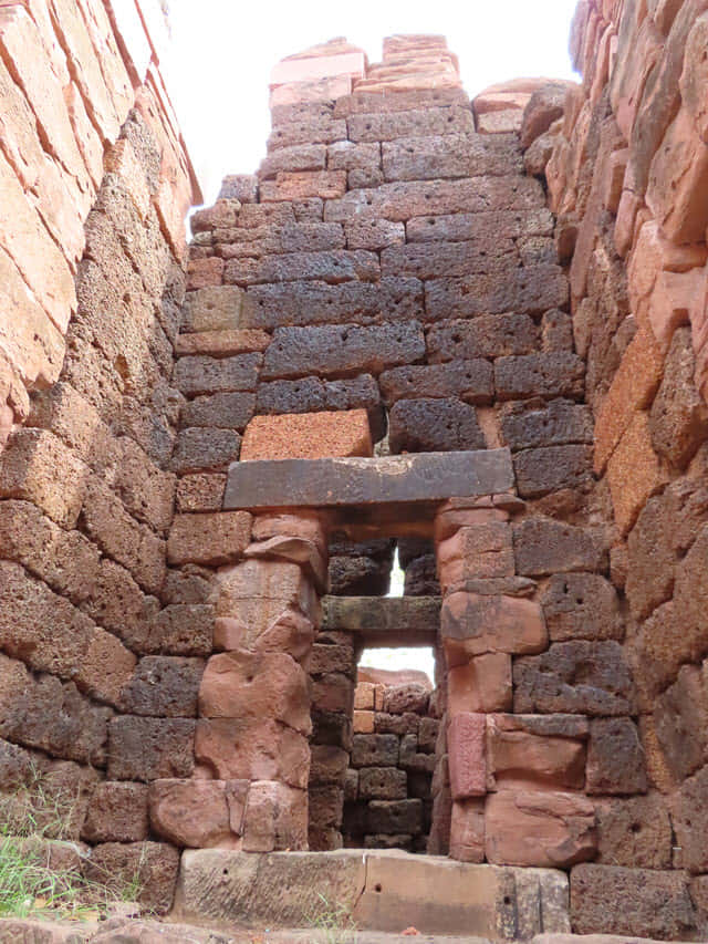 碧邁南門 Pratu Chai Ancient Gate