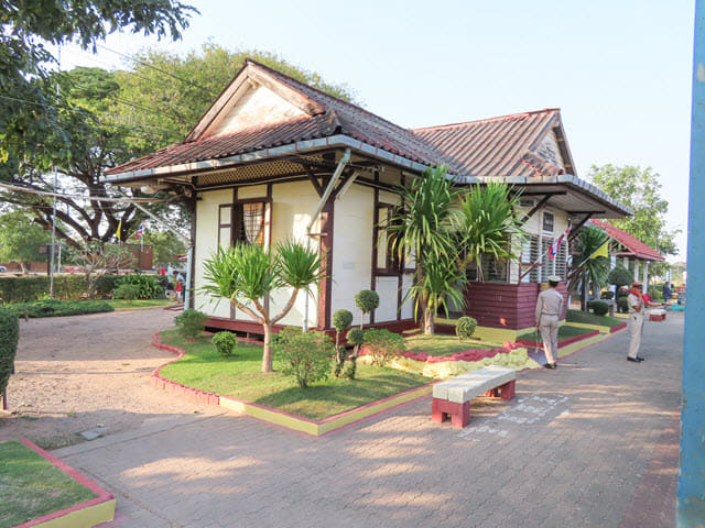 孔敬乘火車到 烏隆府 Kumphawapi 鄉鎮