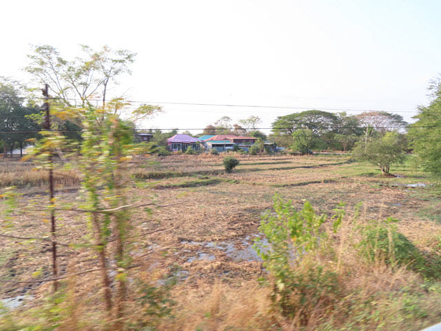 孔敬乘火車到 烏隆府 Kumphawapi 鄉鎮