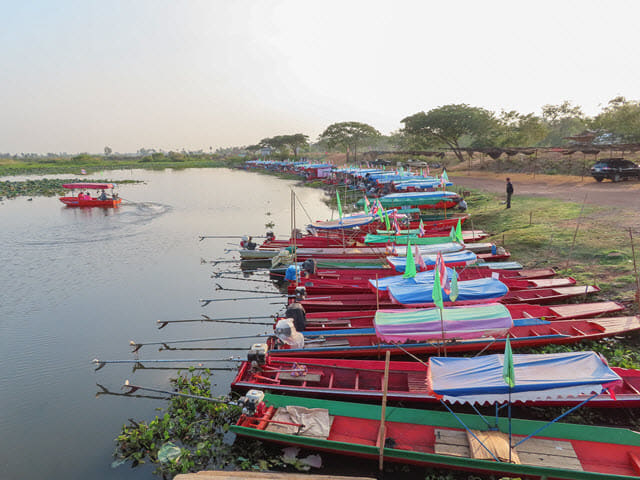 烏隆府紅蓮花海碼頭