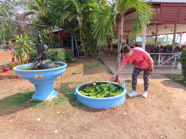 沙功那空 Sakon Nakhon Tha Nam Restaurant
