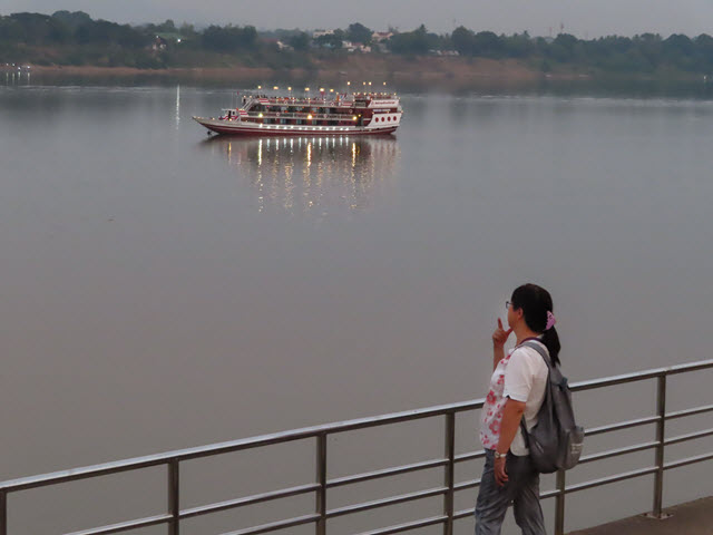 那空拍儂 Nakhon Phanom 湄公河遊覽船