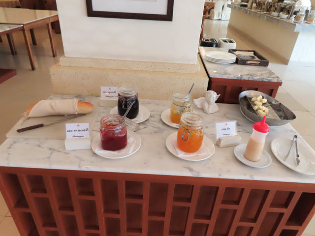 穆達漢 (Mukdahan) Ploy Palace Hotel (普洛伊宮飯店) 餐廳早餐