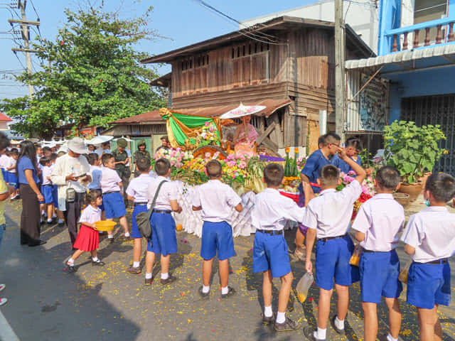 穆達漢 (Mukdahan) 市盛大巡遊