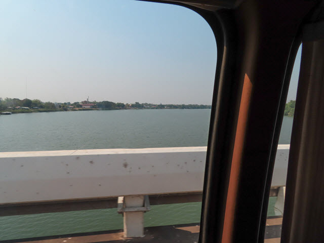 Phibun Mangsahan 及月河 Moon River