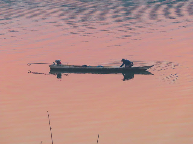 Khong Chiam 雙色河展望台大清早景色