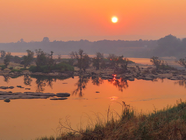Khong Chiam 湄公河日出
