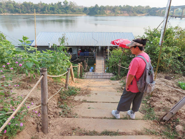 Khong Chiam 月河上 แพลำโขง 船屋餐廳