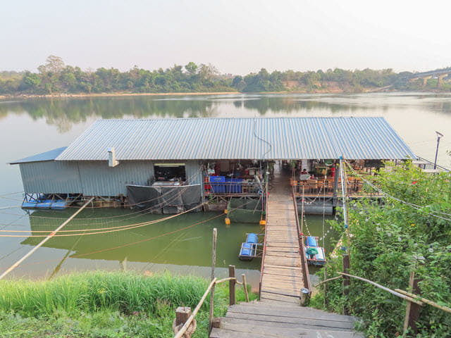 Khong Chiam 月河上 แพลำโขง 船屋餐廳