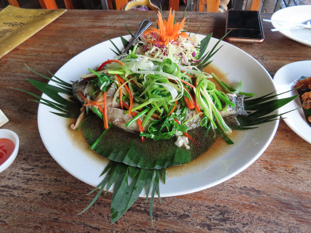 Khong Chiam 月河上 แพลำโขง 船屋餐廳