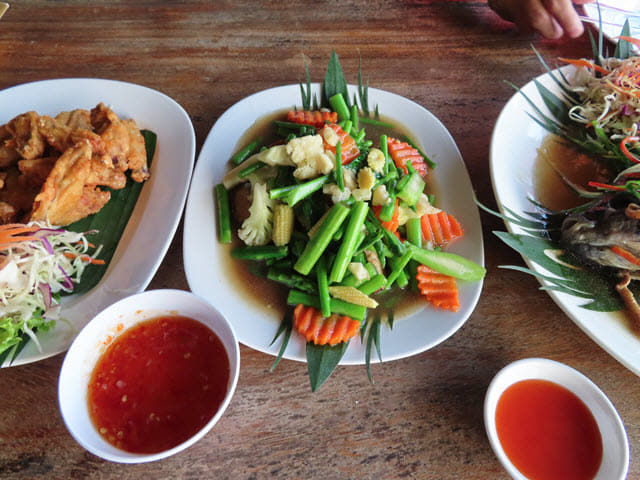 Khong Chiam 月河上 แพลำโขง 船屋餐廳