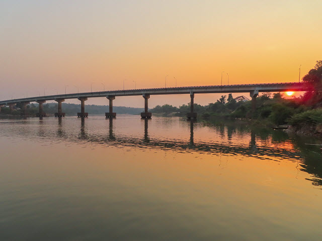 Khong Chiam 月河黃昏日落