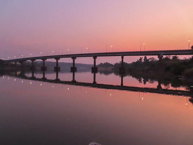 Khong Chiam 月河黃昏景色