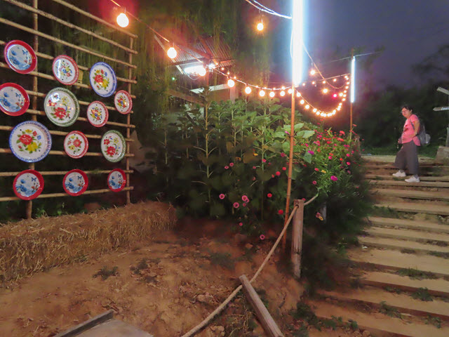 Khong Chiam 月河上 แพลำโขง 船屋餐廳